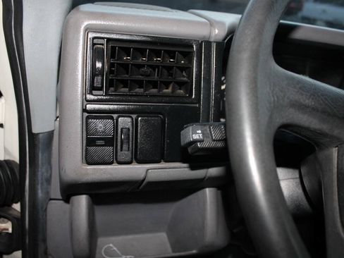 Used 1993 Volkswagen Eurovan MV FWD image 37