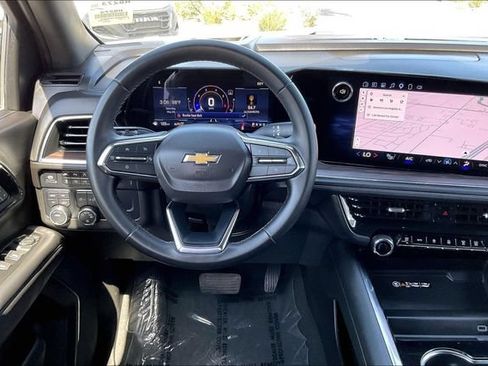 Used 2025 Chevrolet Tahoe LT AWD/4WD image 4