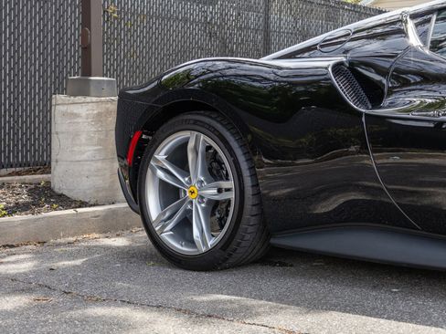 Used 2024 Ferrari 296 GTB RWD image 39