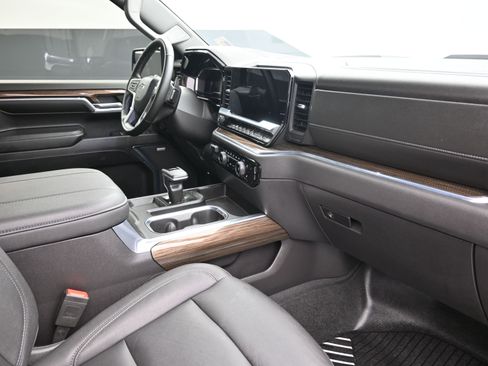 Used 2024 Chevrolet Silverado 1500 LT Trail Boss w/ Convenience Package II image 26