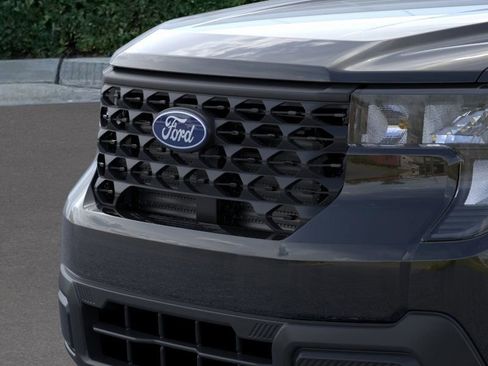 New 2025 Ford Maverick XL image 18