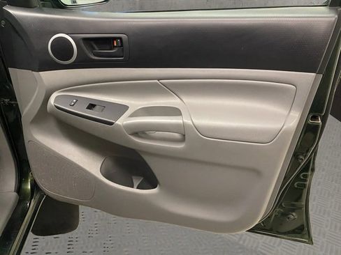 Used 2012 Toyota Tacoma 4x4 Double Cab w/ SR5 Pkg image 18