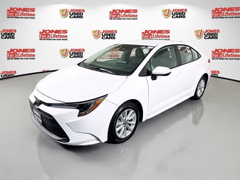 Certified 2026 Toyota Corolla LE w/ LE Premium Package FWD image 13