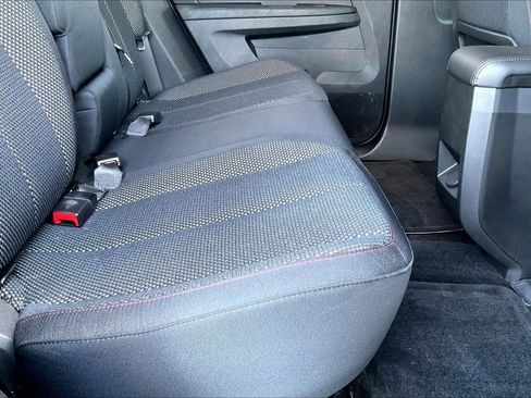 Used 2017 Chevrolet Equinox LT w/ Driver Confidence Package II image 18