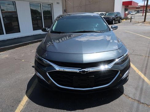 Used 2021 Chevrolet Malibu RS FWD image 2