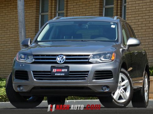 Used 2014 Volkswagen Touareg VR6 AWD/4WD image 2