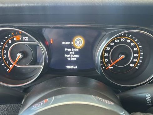 Used 2021 Jeep Wrangler Unlimited Sahara AWD/4WD image 9