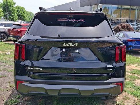 Certified 2024 Kia Sorento SX Prestige w/ Sage Leather Package AWD/4WD image 5