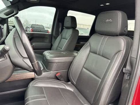 Used 2022 Chevrolet Silverado 2500 High Country w/ Technology Package image 4