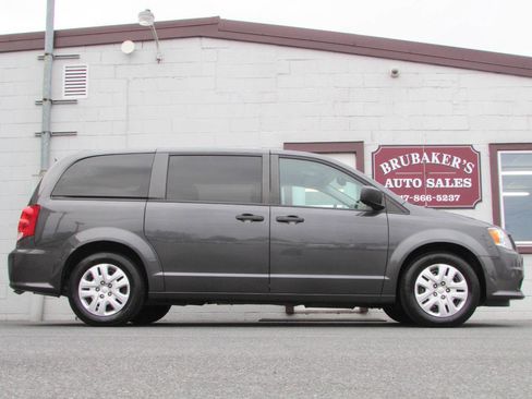 Used 2019 Dodge Grand Caravan SE w/ UConnect Hands-Free Group image 7
