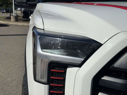 Used 2022 Toyota Tundra SR5 AWD/4WD image 9
