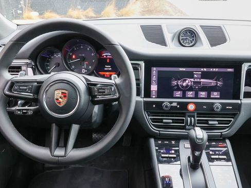 Certified 2026 Porsche Macan Turbo AWD/4WD image 32