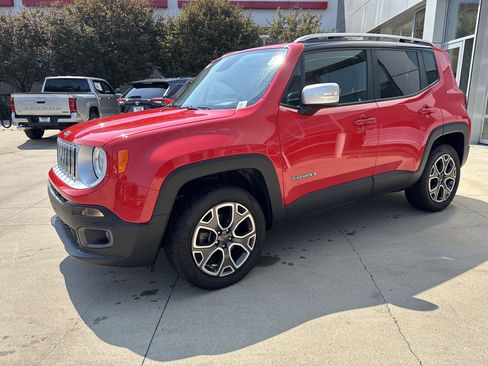 Used 2017 Jeep Renegade Limited AWD/4WD image 3