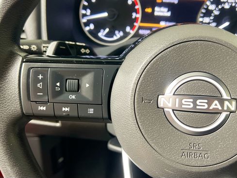 Used 2023 Nissan Rogue SV FWD image 18