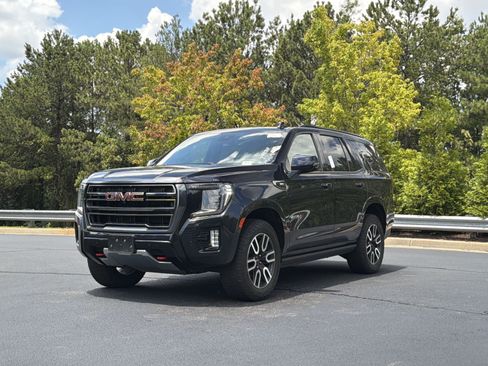 Used 2023 GMC Yukon AT4 w/ AT4 Premium Package AWD/4WD image 12