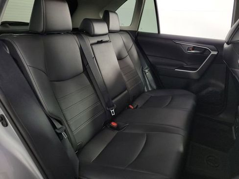 Used 2021 Toyota RAV4 XLE Premium FWD image 16