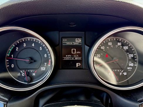 Used 2012 Jeep Grand Cherokee Laredo w/ Laredo E Group AWD/4WD image 19