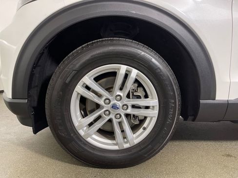 Used 2021 Ford Explorer XLT image 11