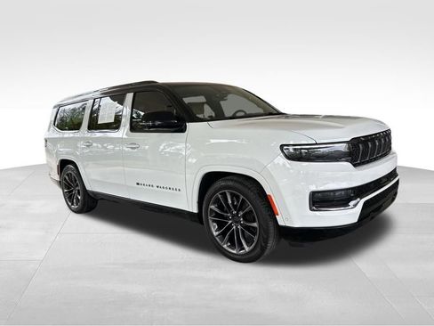 Used 2025 Jeep Grand Wagoneer L Series III w/ Rear Seat Video Group 1 AWD/4WD image 2