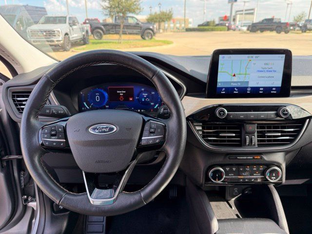 Used 2022 Ford Escape Titanium w/ Titanium Premium Package FWD image 13