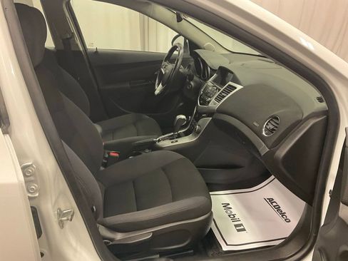 Used 2014 Chevrolet Cruze LT image 27