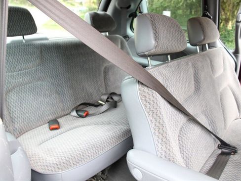 Used 1999 Dodge Caravan image 6