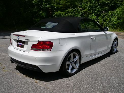 Used 2011 BMW 135i Convertible RWD image 12