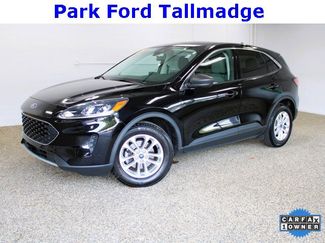 Used 2022 Ford Escape SE image 1