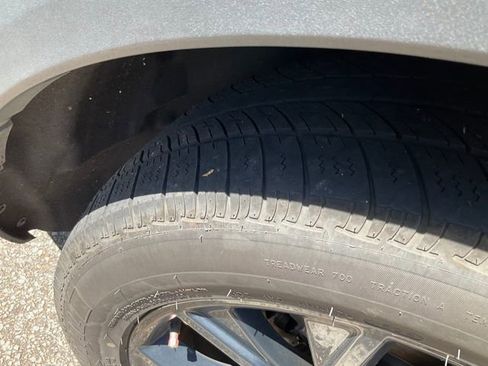 Used 2020 Ford Explorer XLT w/ Equipment Group 202A image 13