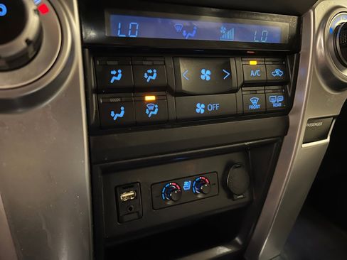 Used 2015 Toyota 4Runner Limited RWD image 36