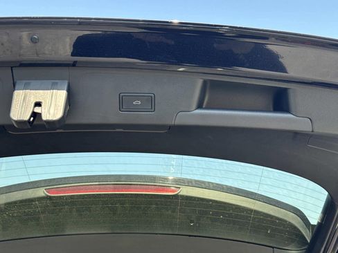 Used 2025 Volkswagen Atlas Cross Sport SEL R-Line image 12