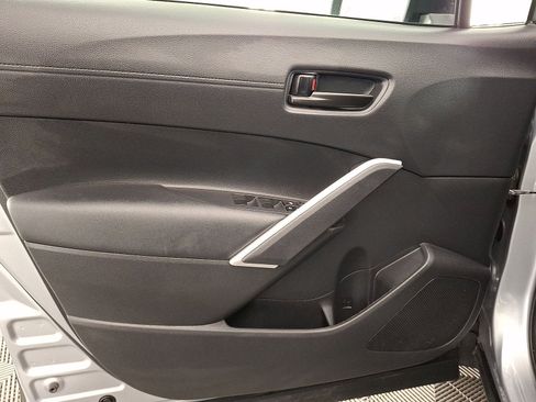 Used 2023 Toyota Corolla Cross AWD Hybrid w/ Moonroof Package image 2