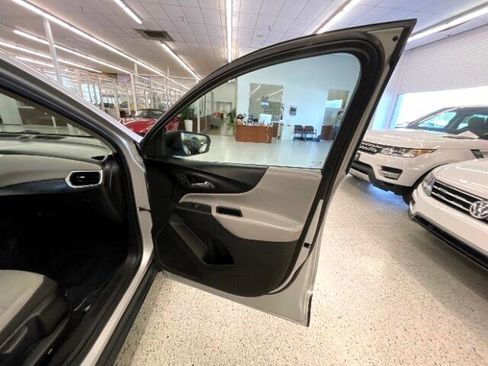 Used 2018 Chevrolet Equinox LS image 36