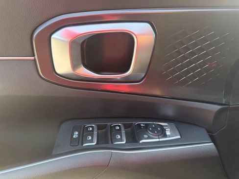 Used 2025 Kia Sorento EX w/ Panoramic Sunroof Package FWD image 12