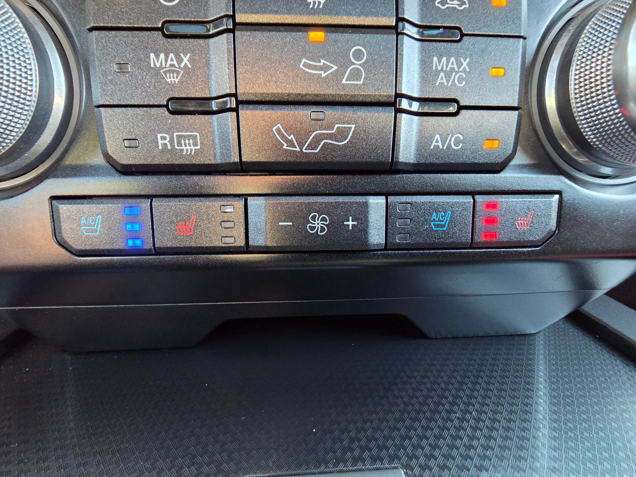 Used 2016 Ford F150 Lariat w/ Equipment Group 502A Luxury AWD/4WD image 16