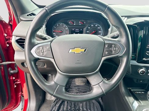 Used 2023 Chevrolet Traverse LT FWD image 11