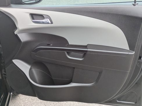 Used 2019 Chevrolet Sonic LT image 29