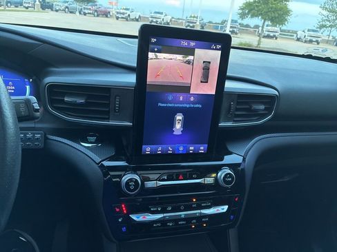 Used 2022 Ford Explorer ST w/ Equipment Group 401A AWD/4WD image 18