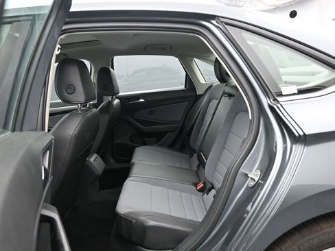 Used 2025 Volkswagen Jetta SE image 16