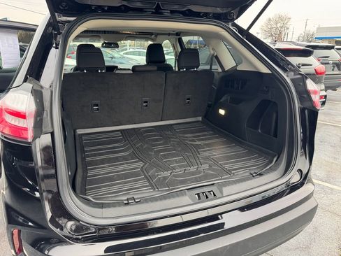 Used 2022 Ford Edge SE image 37