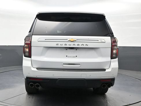 Used 2022 Chevrolet Suburban High Country RWD image 4