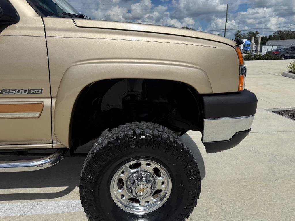 Used 2004 Chevrolet Silverado 2500 LT w/ Skid Plate Package AWD/4WD image 21