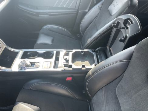 Used 2023 Ford Edge ST image 28