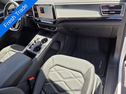 Certified 2025 Volkswagen Atlas Cross Sport SE image 16