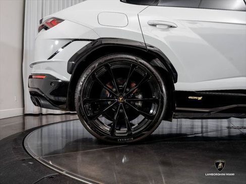 Used 2023 Lamborghini Urus S AWD/4WD image 16
