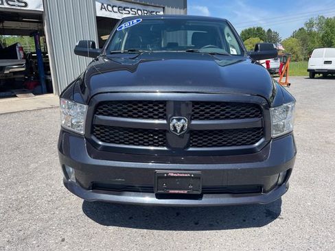 Used 2018 RAM 1500 Express AWD/4WD image 2