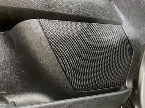 Used 2018 Ford Fusion SE w/ Fusion SE Technology Package FWD image 17