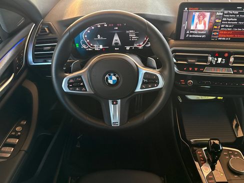 Used 2025 BMW X4 xDrive30i w/ Premium Package AWD/4WD image 19