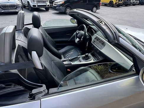 Used 2003 BMW Z4 2.5i image 24