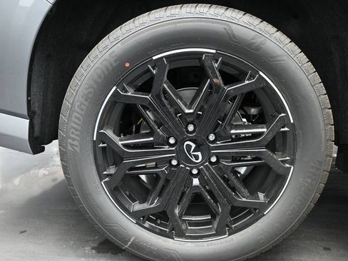 New 2027 INFINITI QX80 Sensory AWD/4WD image 13